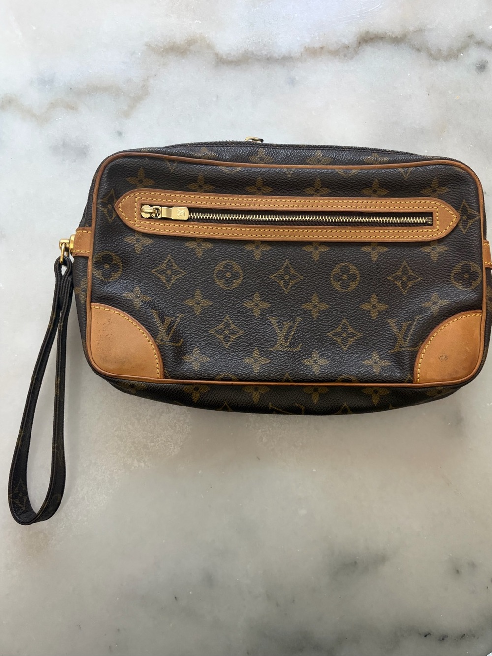 Louis Vuitton Monogram Canvas Dragonne GM clutch- Brown/Tan/Gold